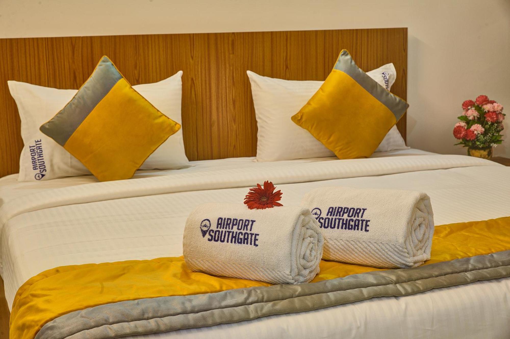 Hotel Airport Southgate Bangalore Devanahalli Exteriör bild